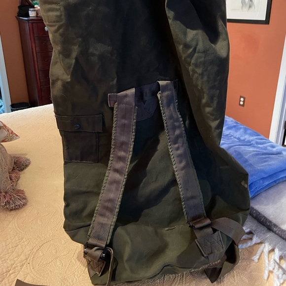 US Military Grade Issued Oversized Army Green Backpack (36” length x 22” width) - Picture 1 of 13